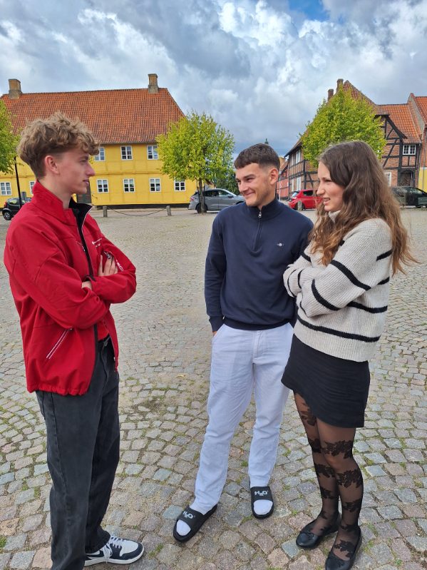 Vi lytter hele året